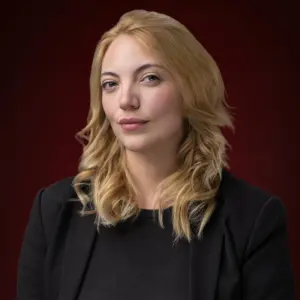 Mayra Oyola – Case Consultant