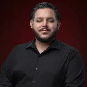 Eugene Sánchez – Asistente de litigios